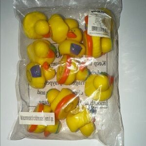 12 rubber ducks beach themed